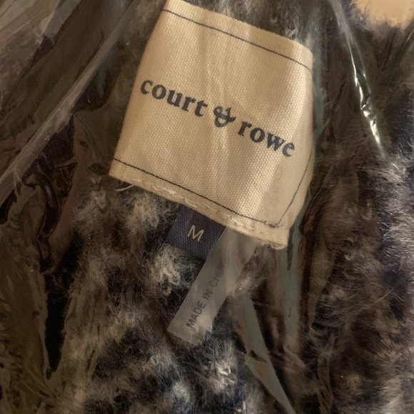 NEW Court & Rowe Houndstooth Eyelash Knit Cardigan in Navy Crush - Picture 3 of 6